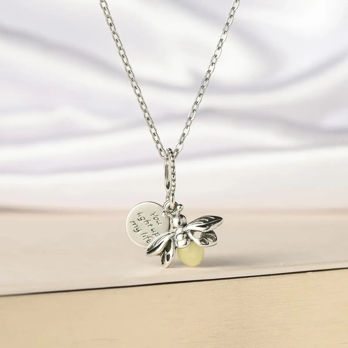 Collar luciernaga + Caja de regalo - El regalo perfecto✨